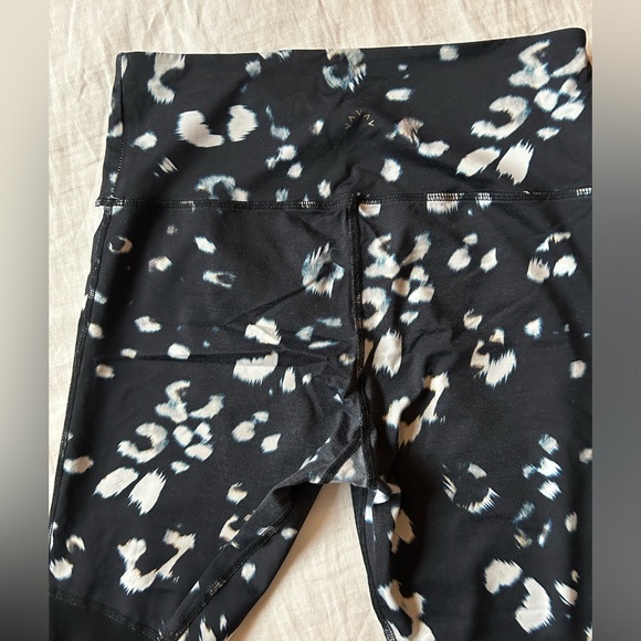 Varley Cheetah Print Capris Leggings - Picture 8 of 10